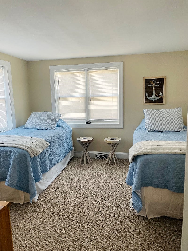 2 Twin Bedroom (Upstairs)