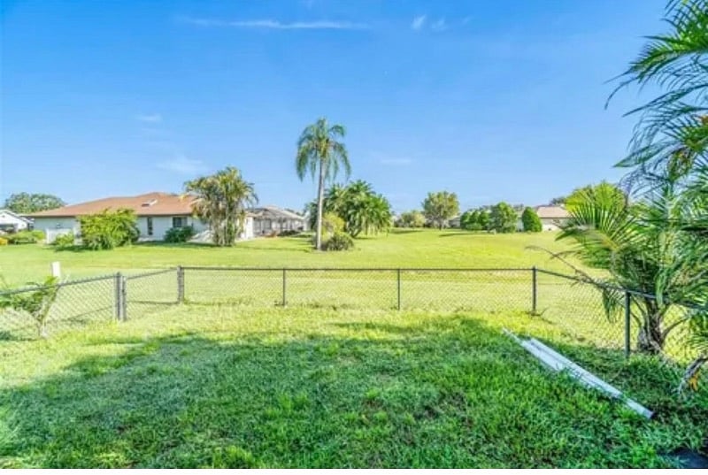 Furnished Finder property 586201_1 photo 3