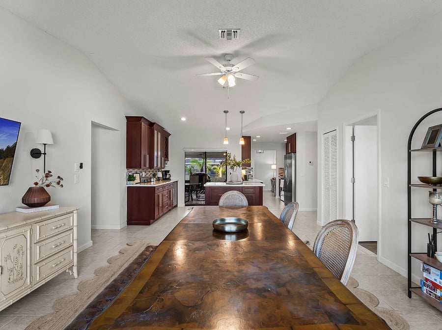 Furnished Finder property 586201_1 photo 22