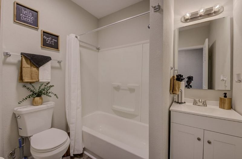 Furnished Finder property 586280_3 photo 13