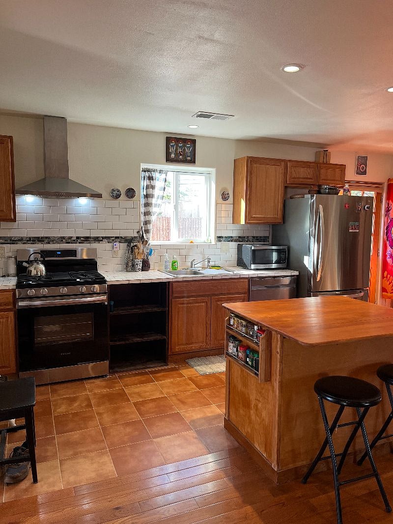 Furnished Finder property 586436_1 photo 3