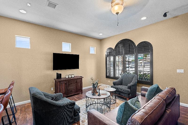 Furnished Finder property 586575_1 photo 3