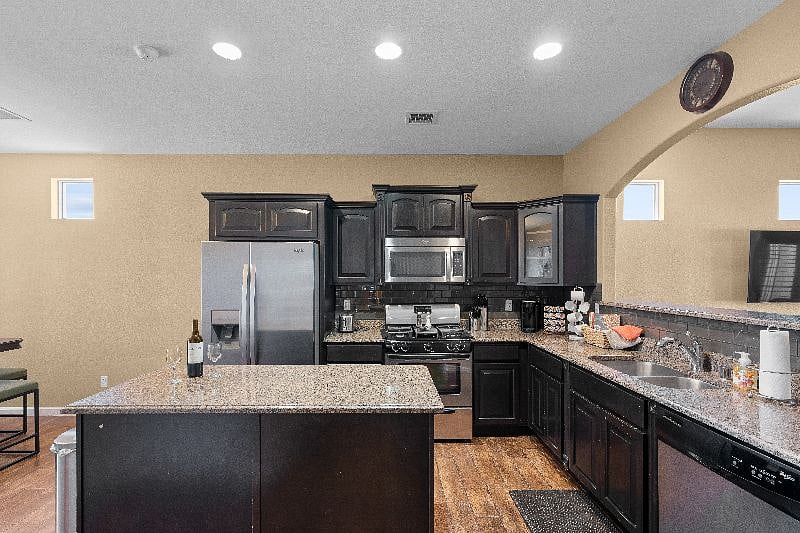 Furnished Finder property 586575_1 photo 5