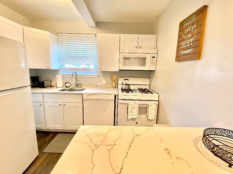 Furnished Finder property 586592_1 photo 12