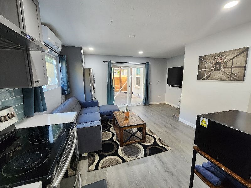 Furnished Finder property 586596_1 photo 4