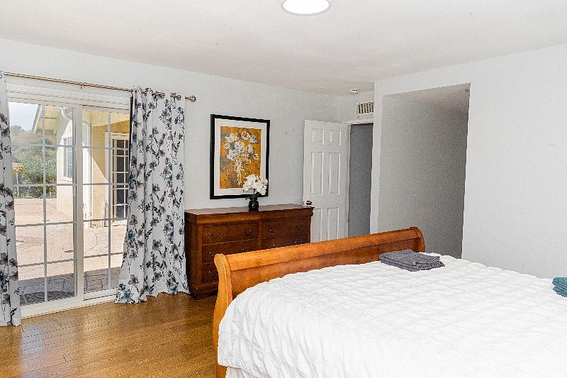 Furnished Finder property 586675_1 photo 31