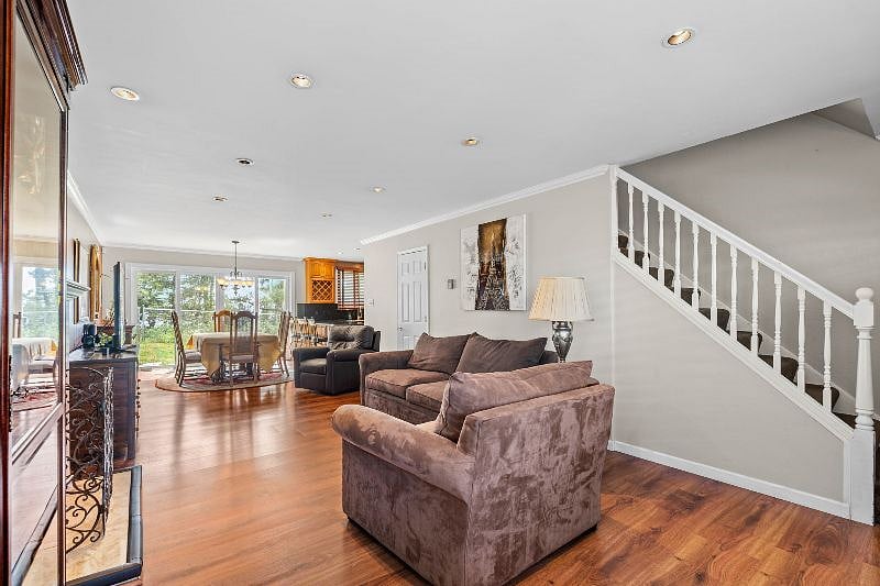 Furnished Finder property 586713_1 photo 3