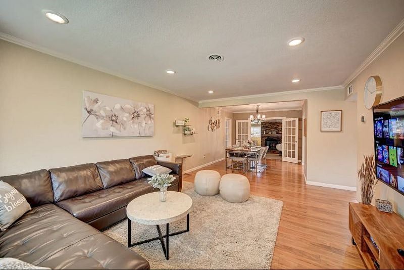 Furnished Finder property 586730_1 photo 3