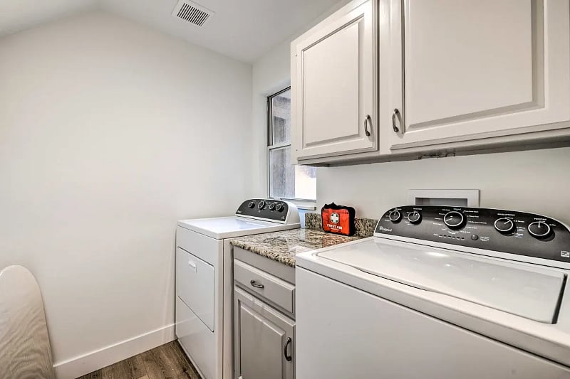 Furnished Finder property 586800_1 photo 12