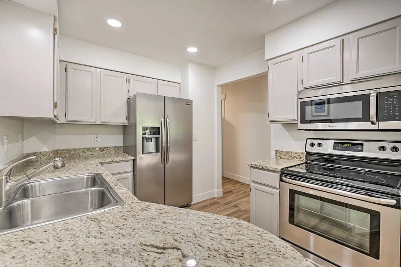 Furnished Finder property 586800_1 photo 17