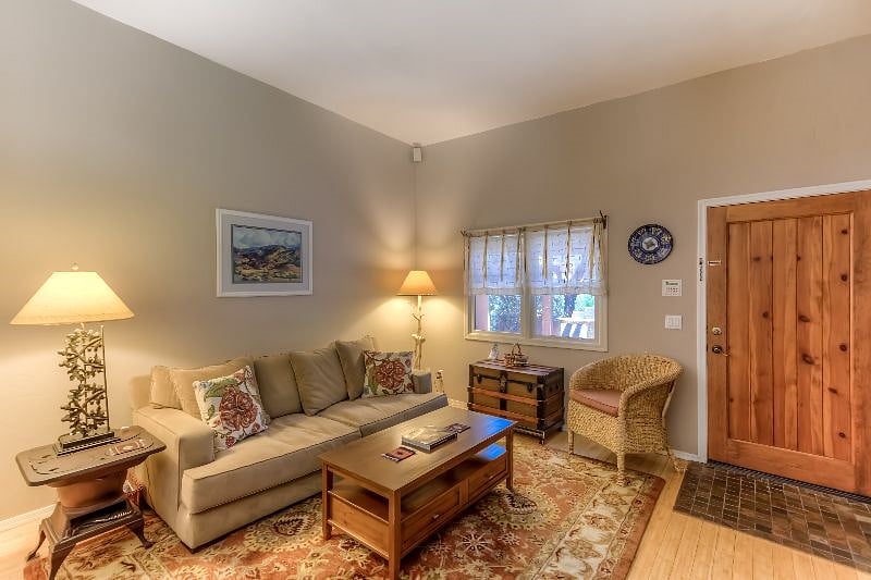 Furnished Finder property 586846_1 photo 3