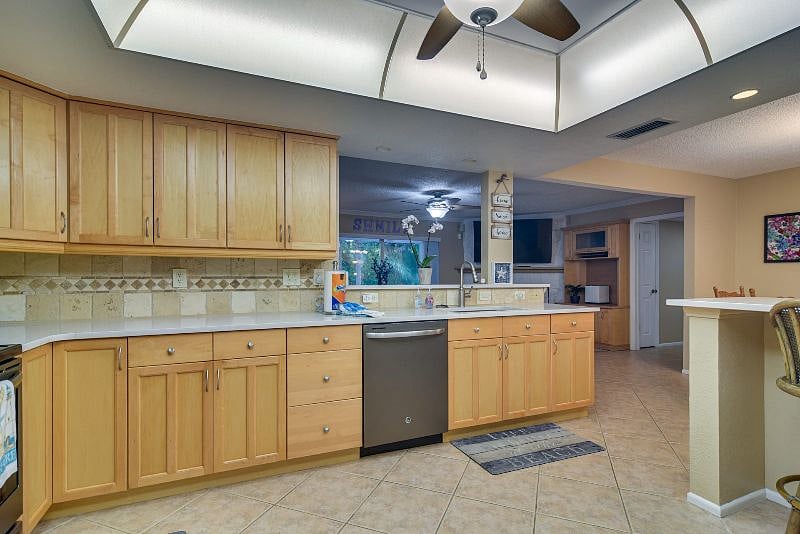 Furnished Finder property 586960_1 photo 15