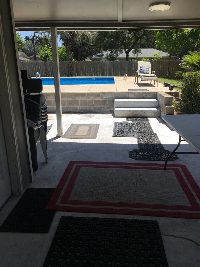 Furnished Finder property 587005_1 photo 4