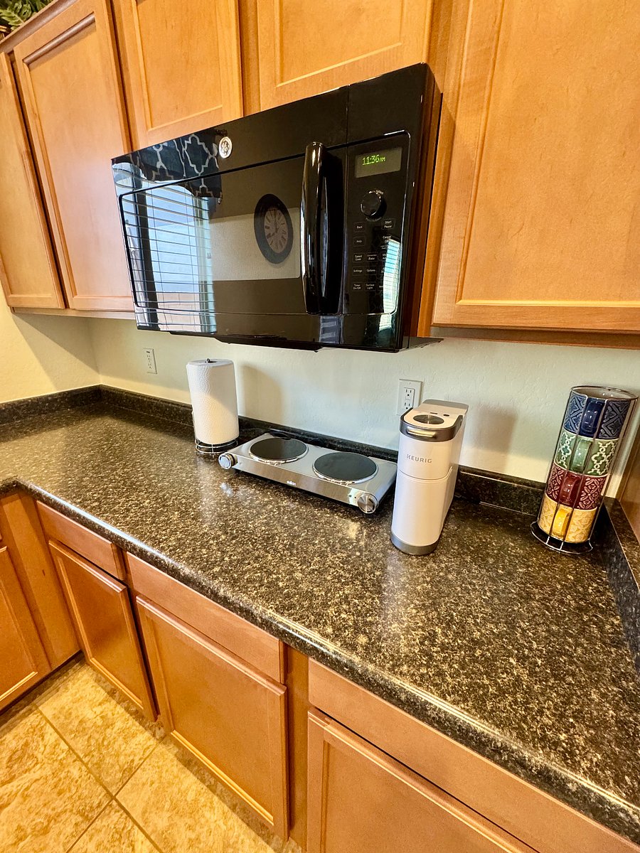 Hot plate and Keurig machine. Alternative coffee maker available.