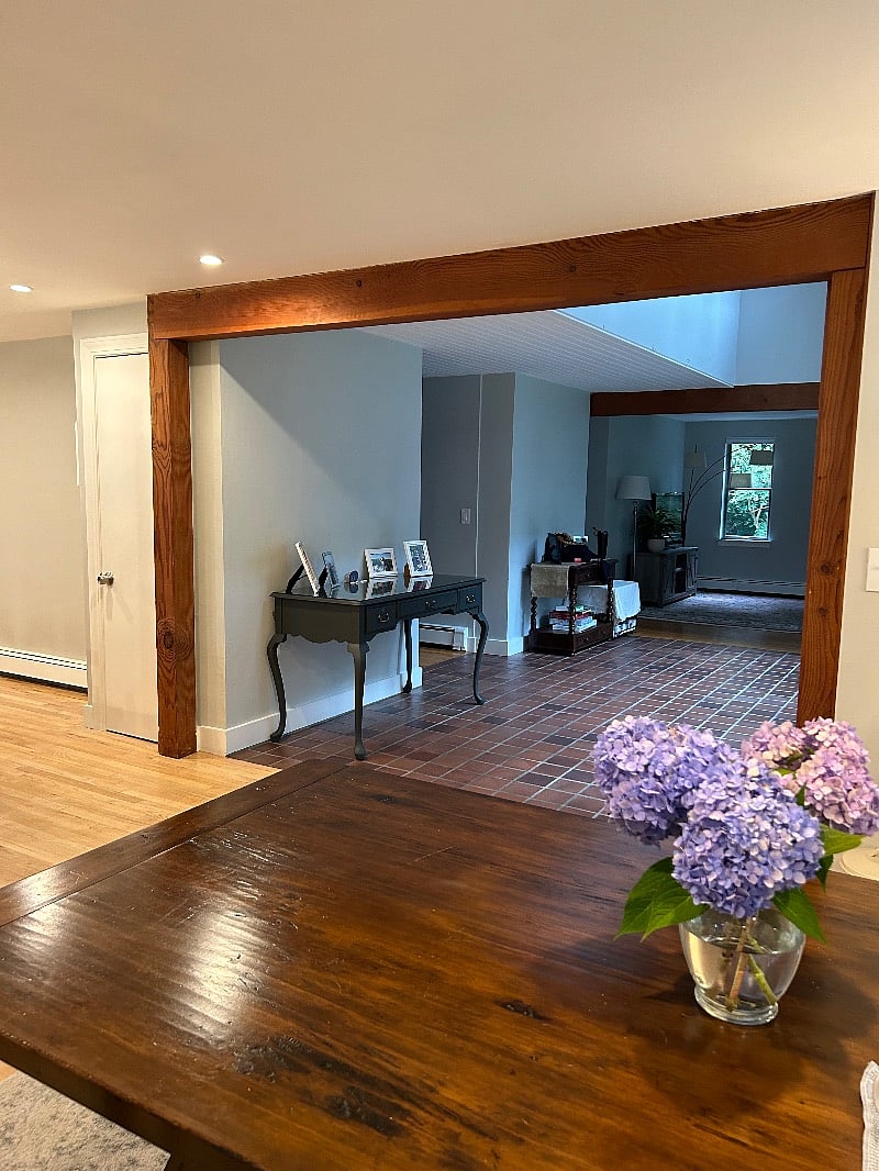 Shared open space/hallway