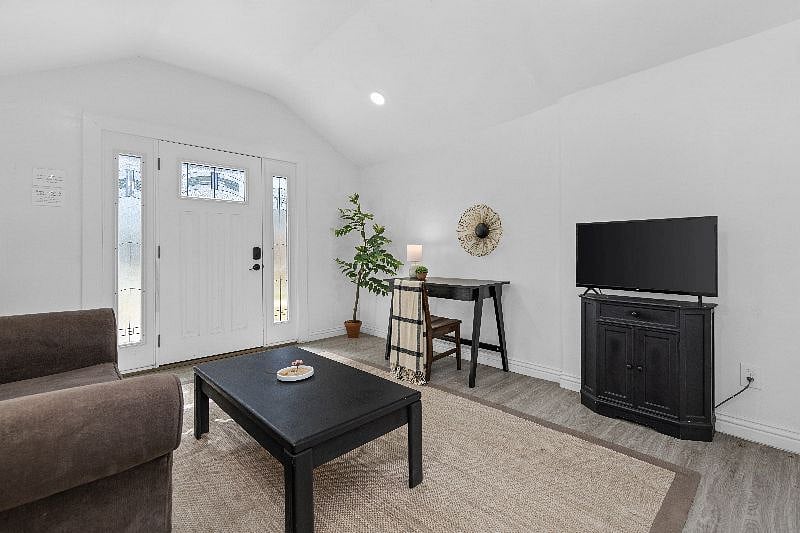 Furnished Finder property 587075_1 photo 6
