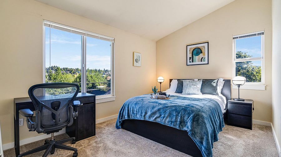 Queen Anne Townhome - Bedroom
