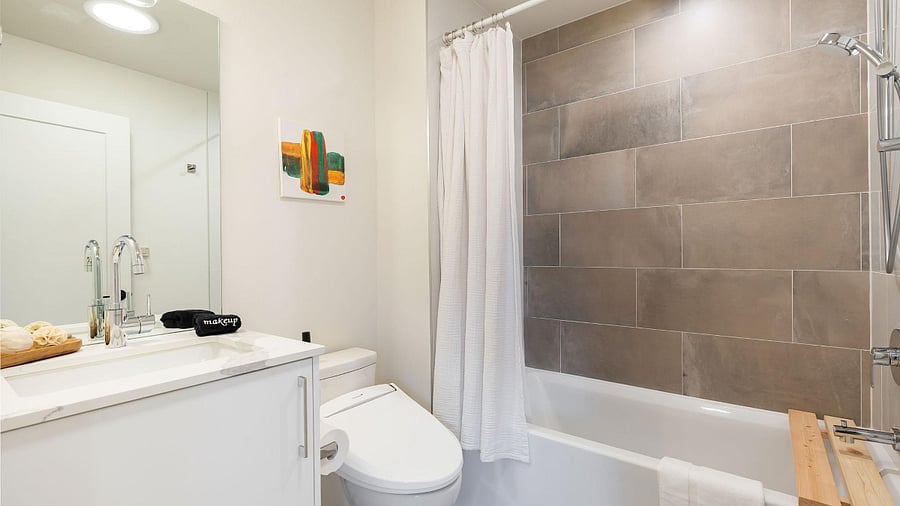 Queen Anne Townhome - Bathroom