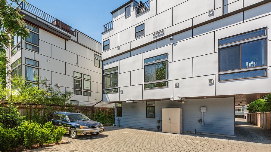 Queen Anne Townhome - Exterior