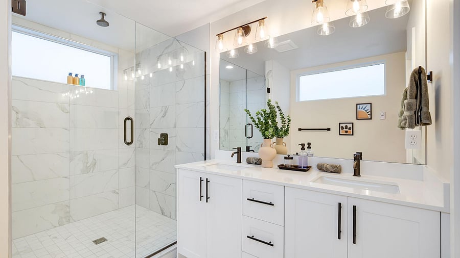 Ballard Townhome - Bathroom