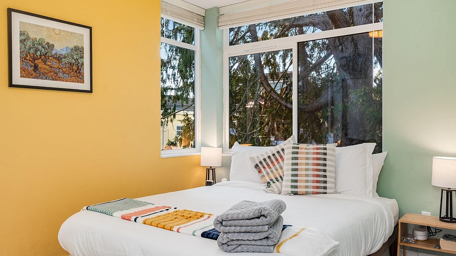 Capitol Hill Townhome - Bedroom