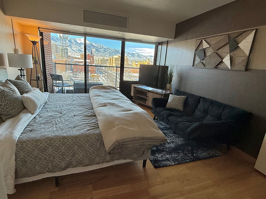 Primary Bedroom w/King Bed