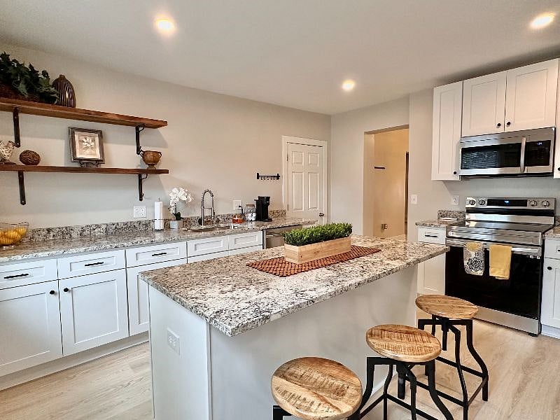 Furnished Finder property 587278_1 photo 3