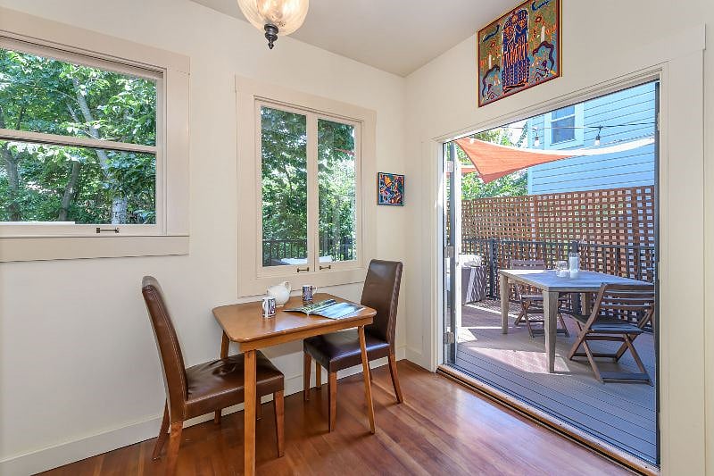 Sunroom/breakfast nook