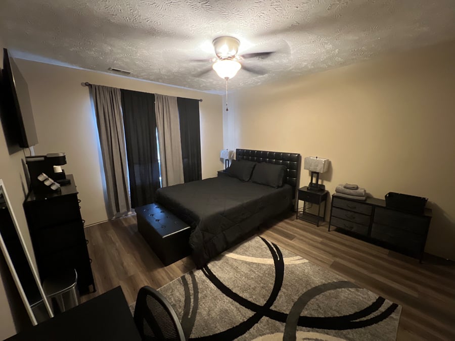 Furnished Finder property 587480_3 photo 1
