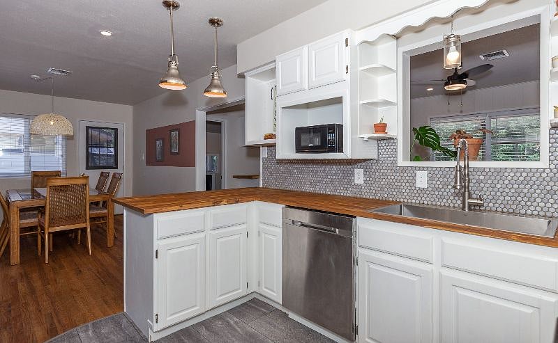 Furnished Finder property 587489_1 photo 7