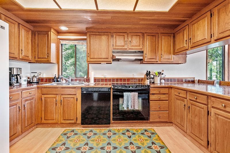 Furnished Finder property 587506_1 photo 7