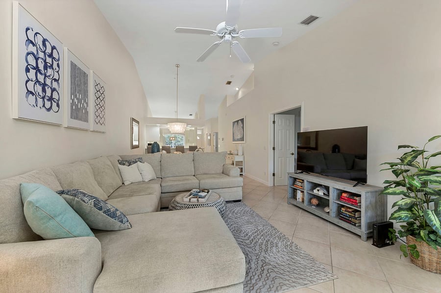 Furnished Finder property 587536_1 photo 3