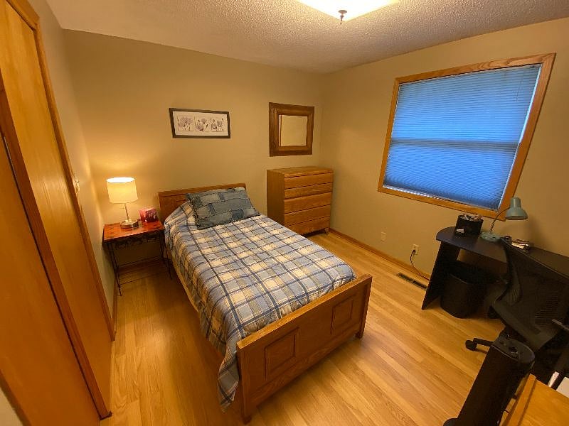 Bedroom #2 - Twin bed with Desk & Chair