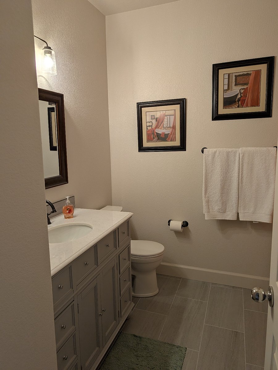 Hall bathroom 