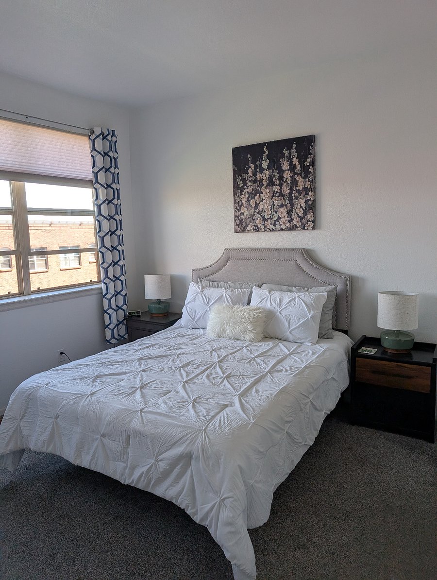 Queen Size adjustable bed 