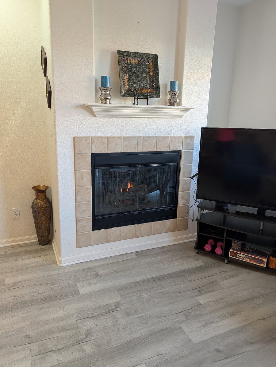 Gas fireplace 