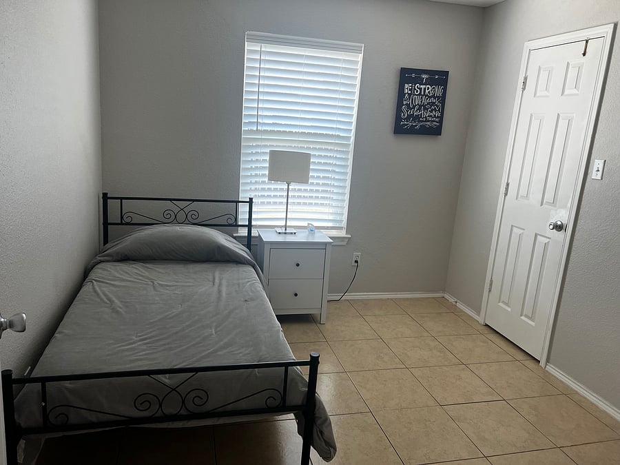 Furnished Finder property 587849_1 photo 8