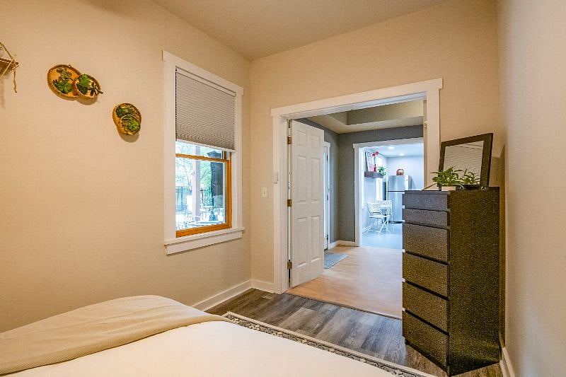 Furnished Finder property 588001_1 photo 33