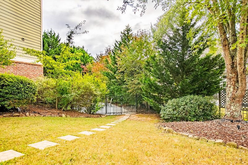 Furnished Finder property 588001_1 photo 38