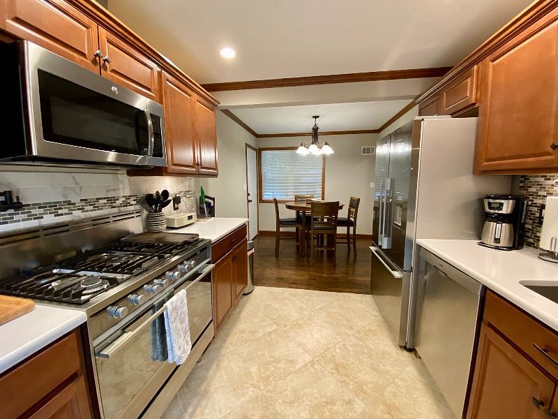 Furnished Finder property 588023_1 photo 5