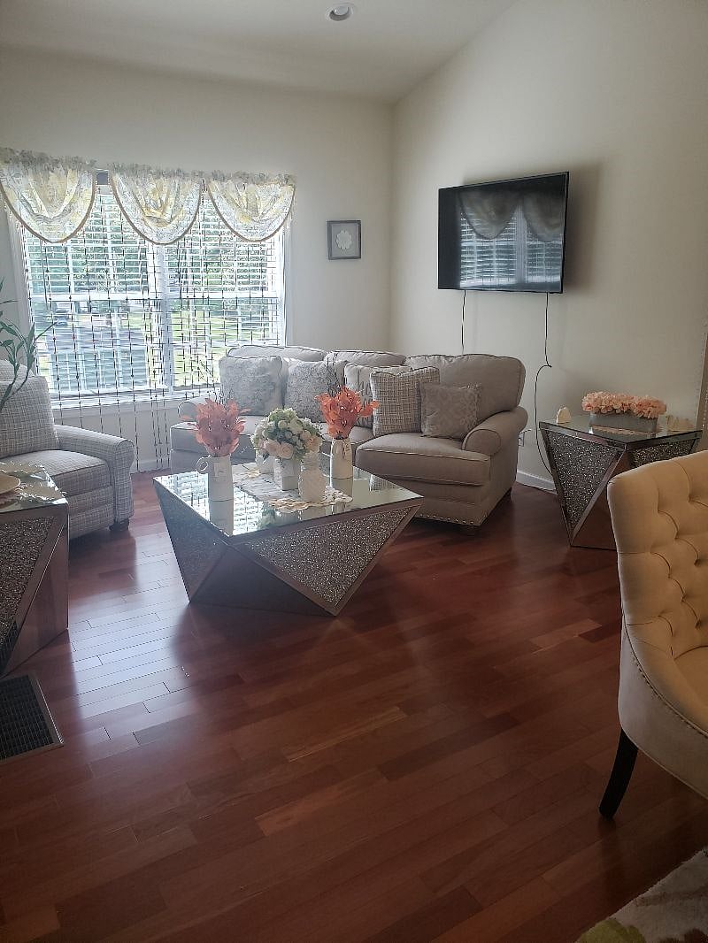 Furnished Finder property 588028_1 photo 4