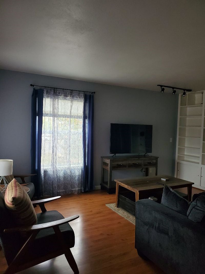 Furnished Finder property 588052_2 photo 8