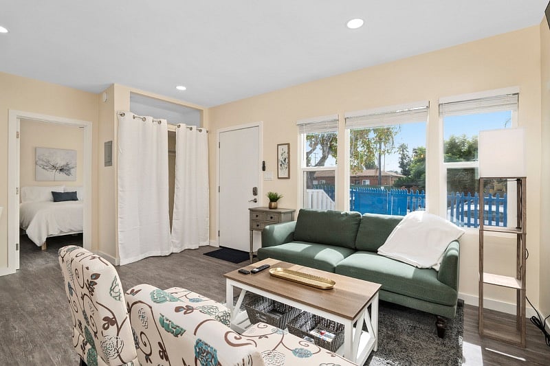 Furnished Finder property 588102_4 photo 3