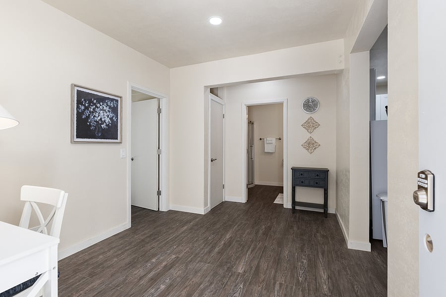 Furnished Finder property 588102_5 photo 6