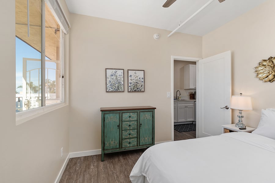 Furnished Finder property 588102_8 photo 16