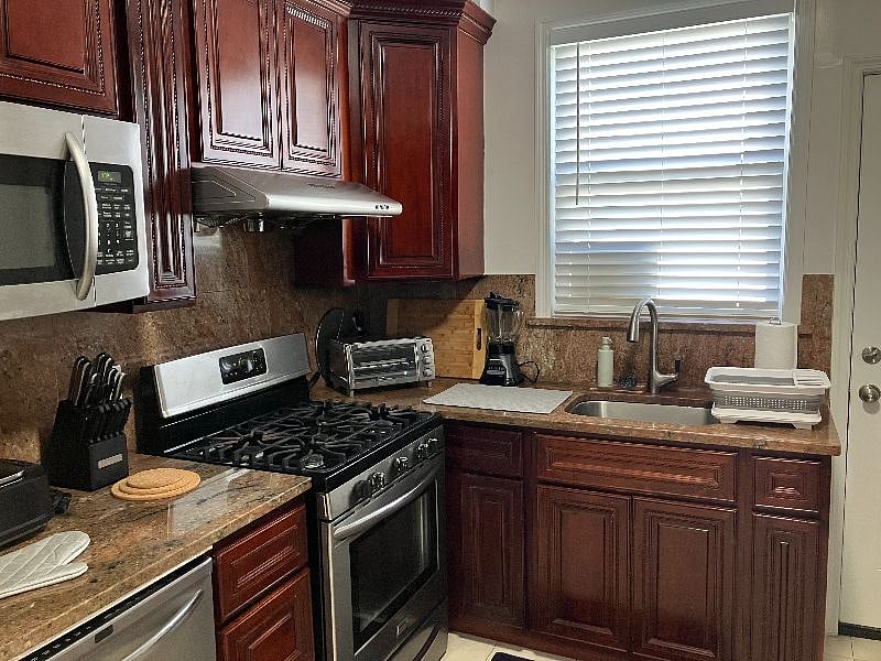 Furnished Finder property 588114_1 photo 7