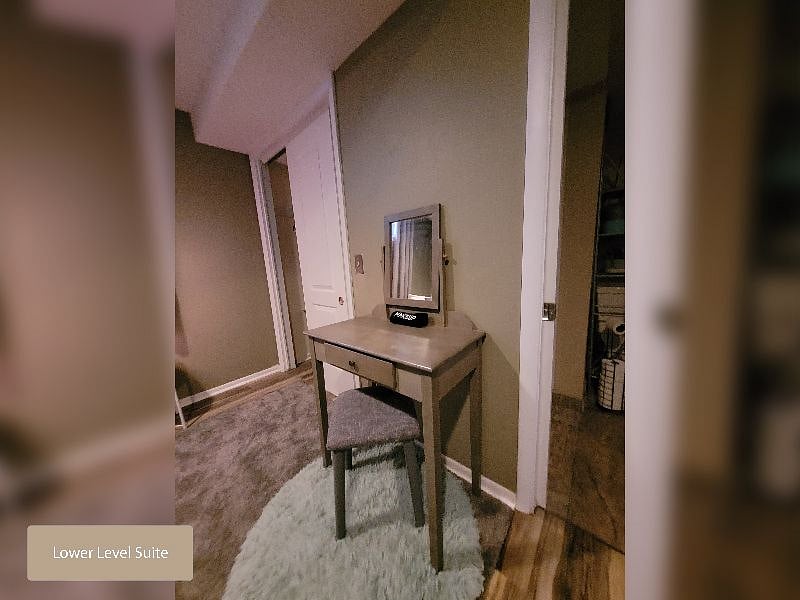 Lower Level Suite - Vanity and Closet Spaces