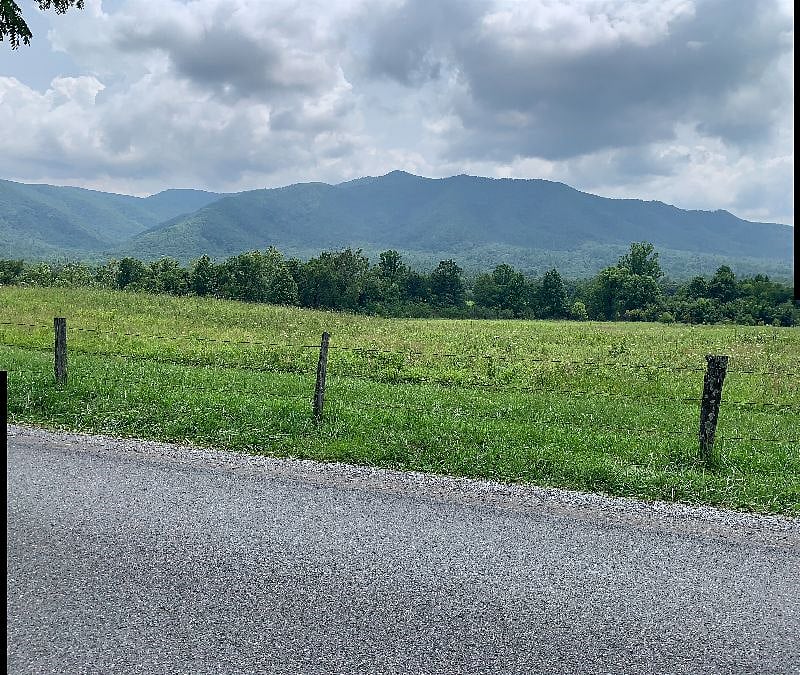 Great Smoky Mountains- Cades Cove - You must visit