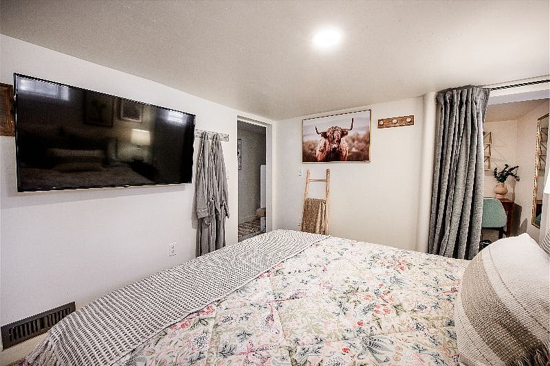 Furnished Finder property 588153_1 photo 18