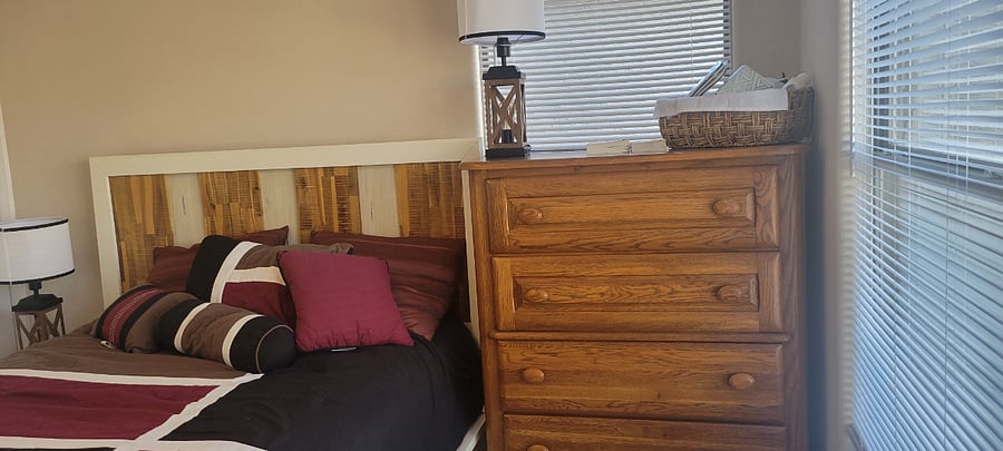Dresser rental room